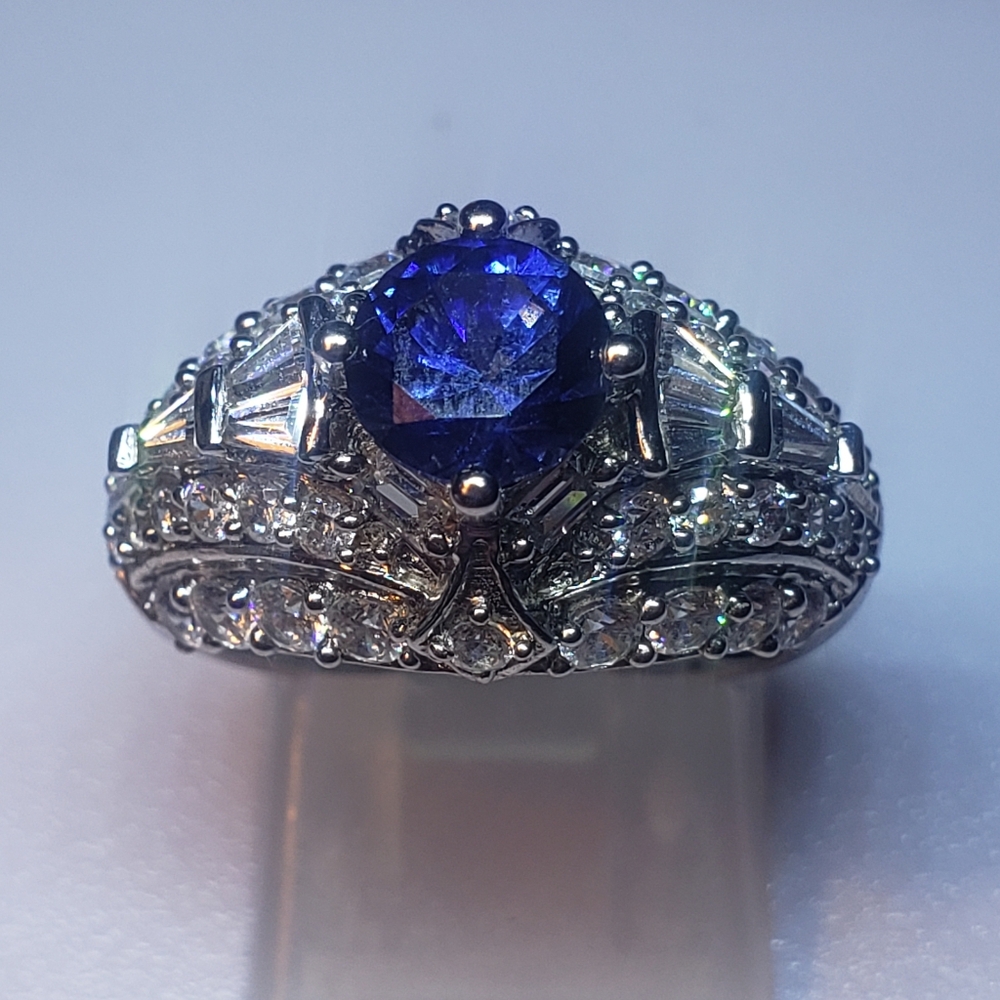 Designer Signed Victoria Wieck Ring